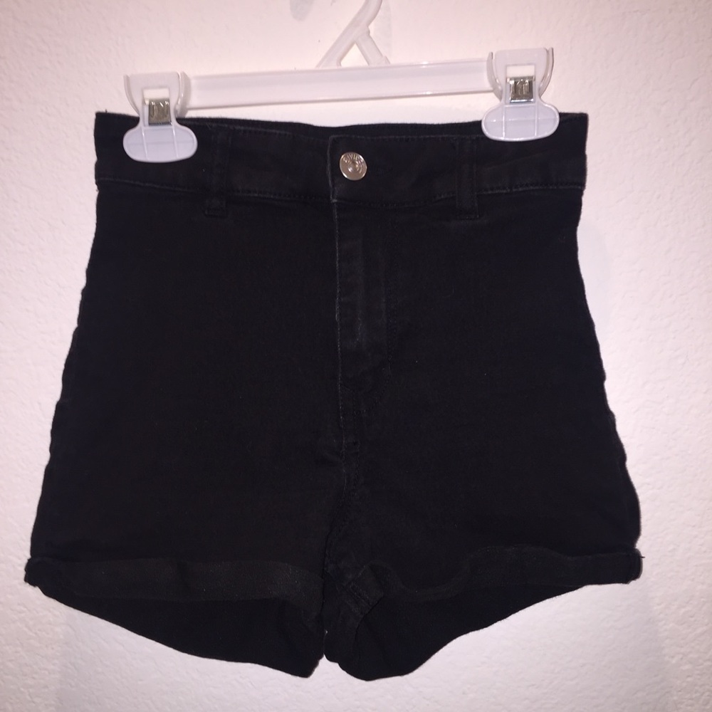 H&M Divided Black High-waisted Shorts